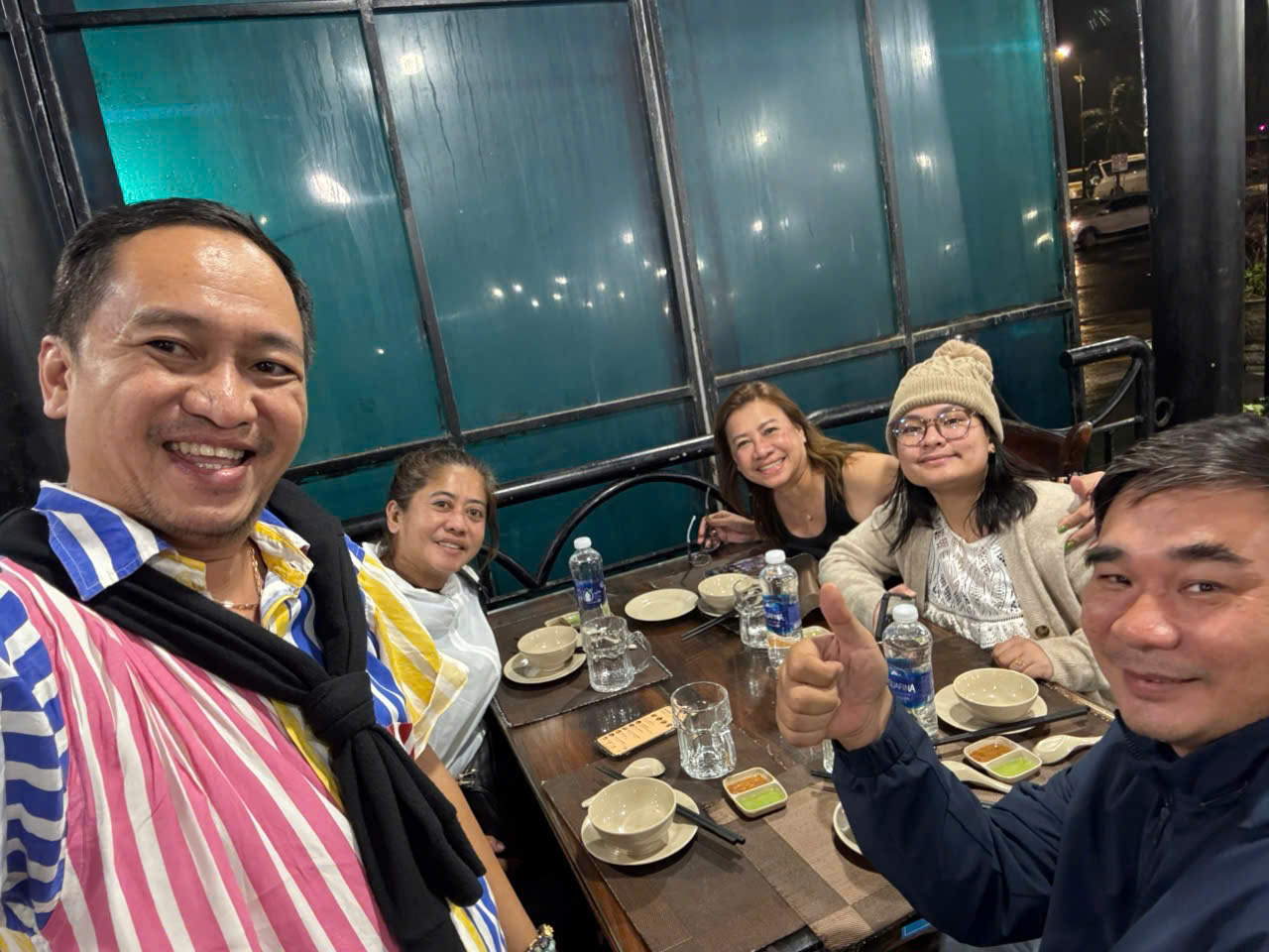 Ảnh chụp với khách tour 10