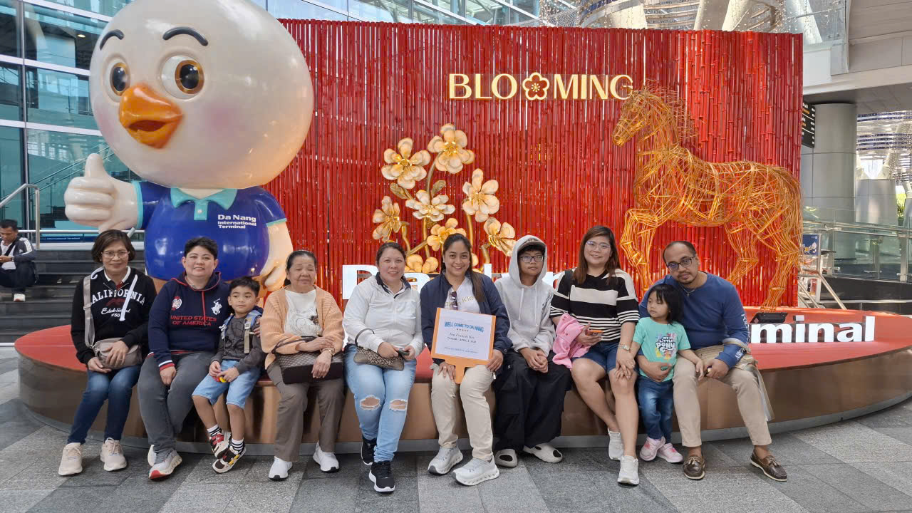 Ảnh chụp với khách tour 16