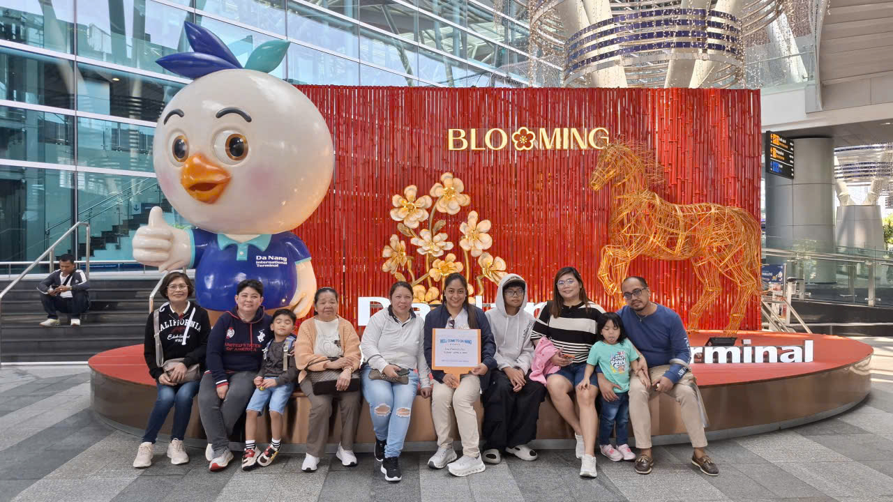 Ảnh chụp với khách tour 18