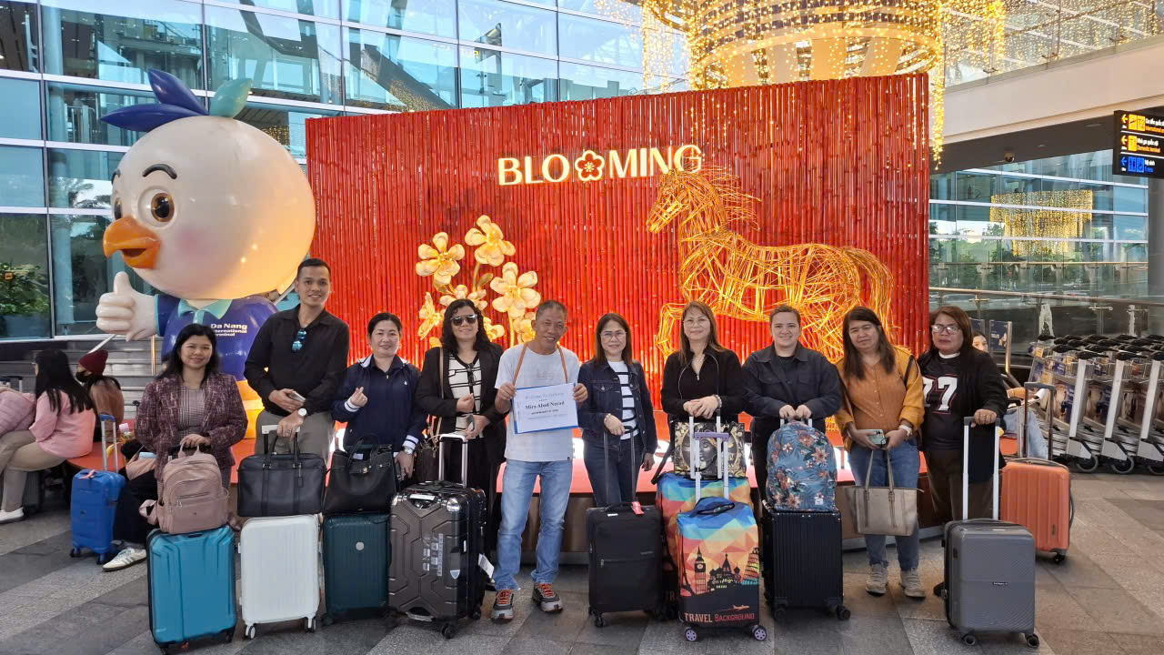 Ảnh chụp với khách tour 22