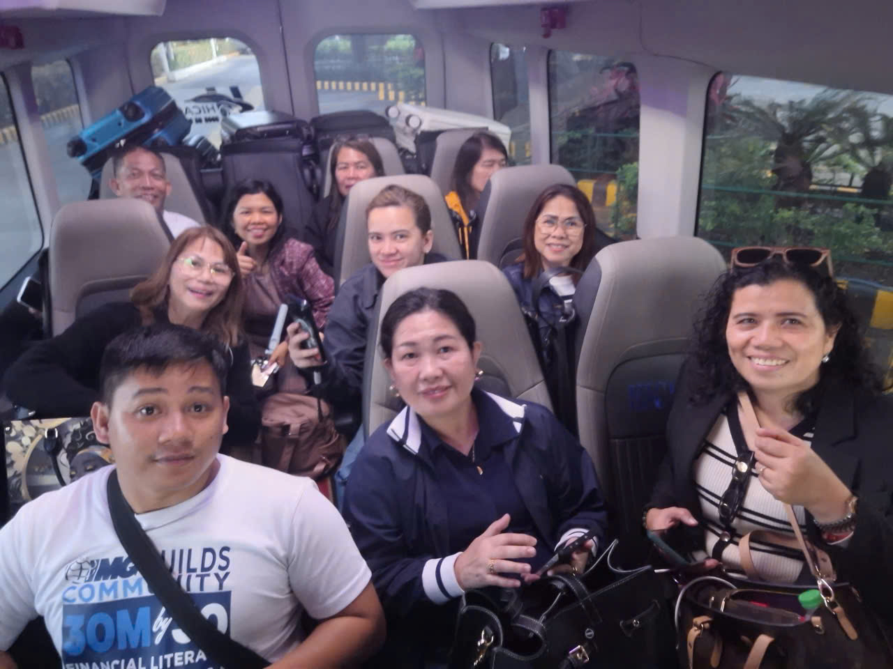 Ảnh chụp với khách tour 23