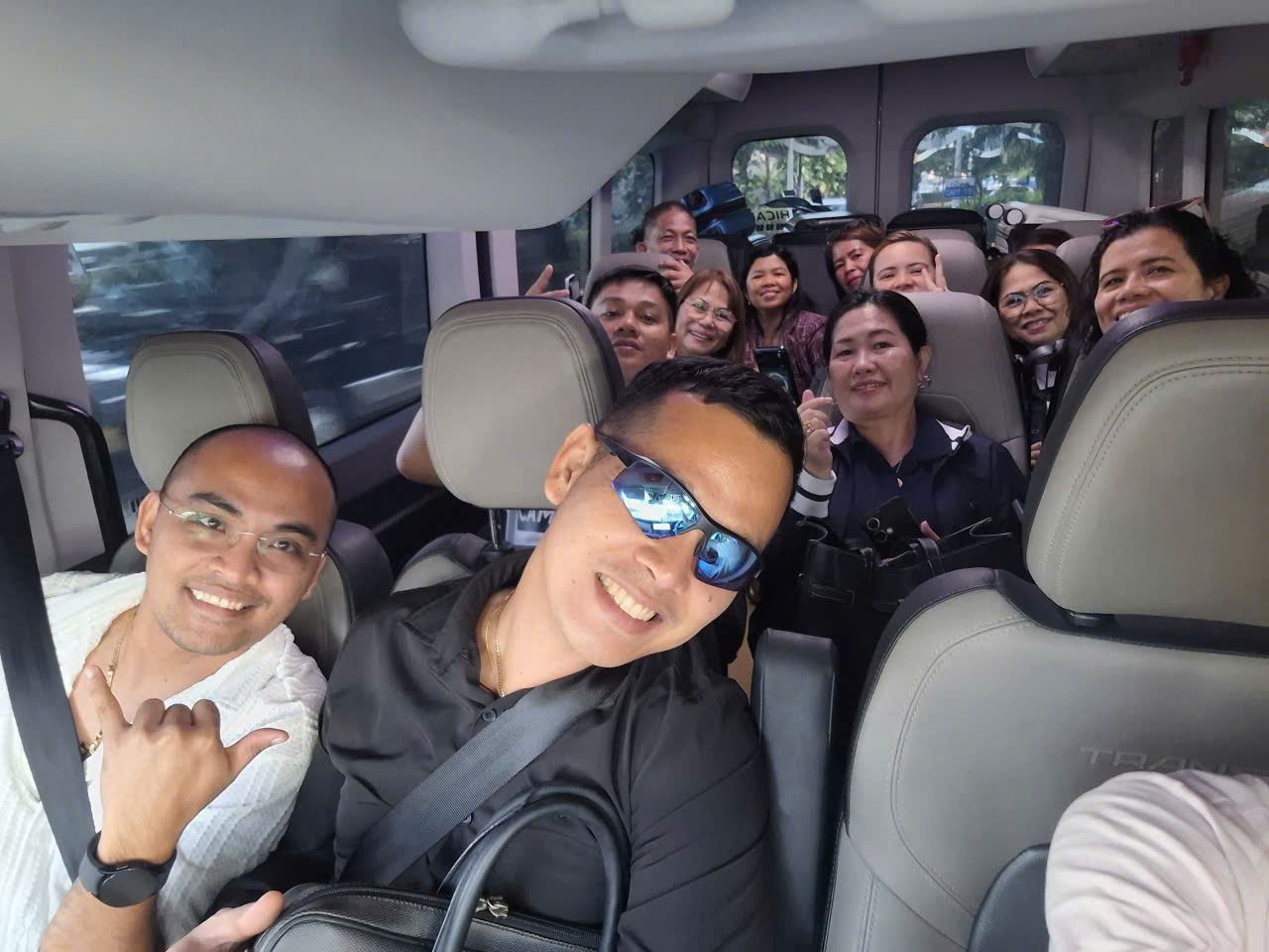 Ảnh chụp với khách tour 25