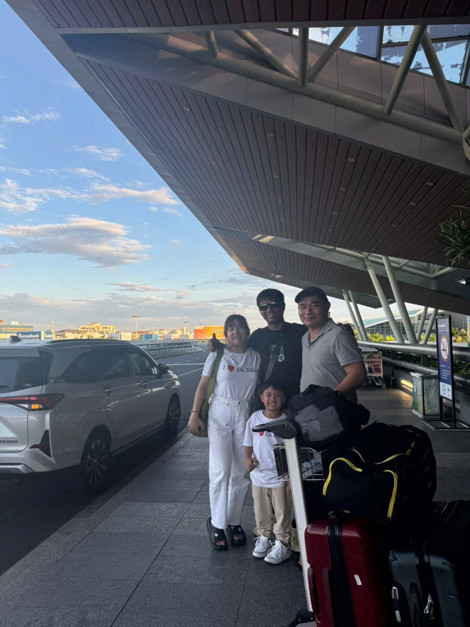 Ảnh chụp với khách tour 9